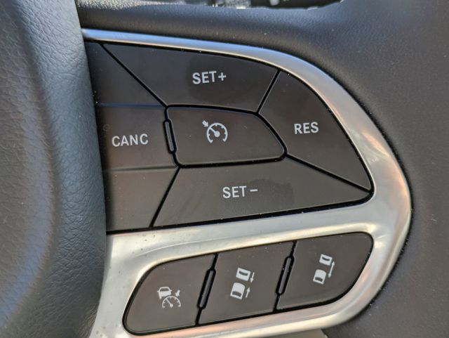 Used 2024 Chrysler Pacifica - photo 28