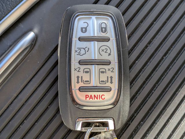 Used 2024 Chrysler Pacifica - photo 31