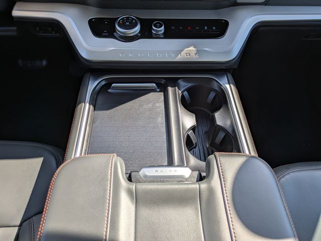 Used 2025 Ford Expedition - photo 21