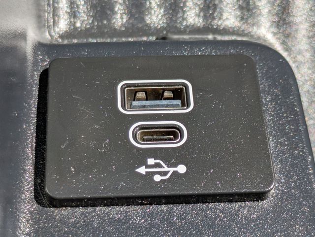 Used 2025 Ford Expedition - photo 25