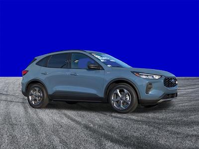 Used 2026 Ford Escape - photo 2