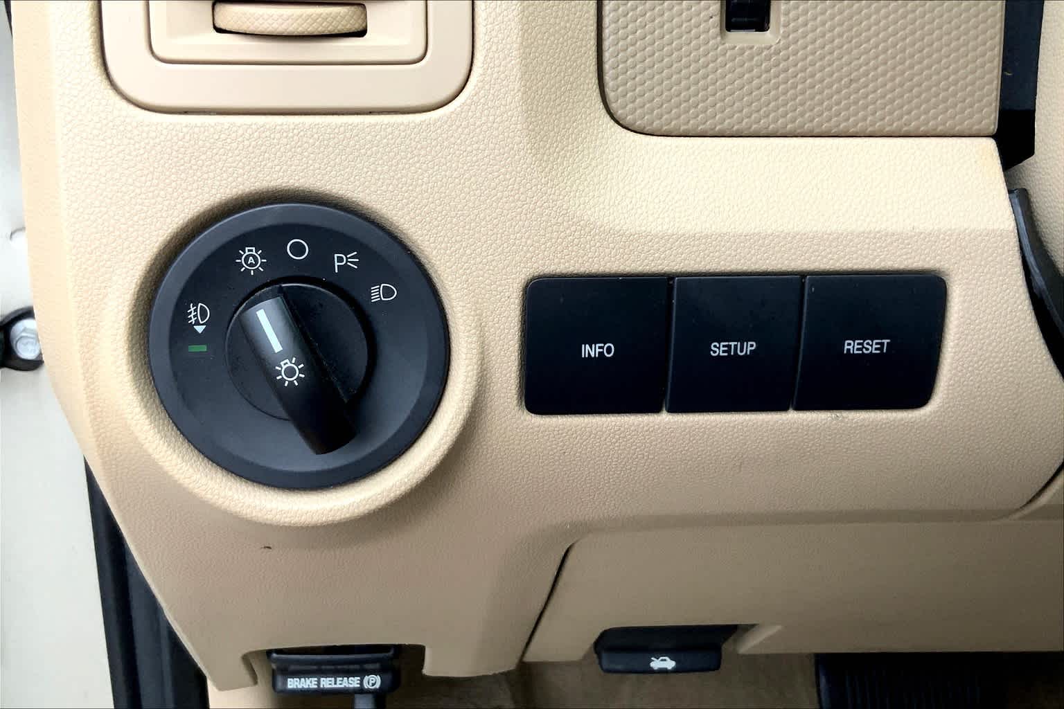Used 2012 Ford Escape - photo 34