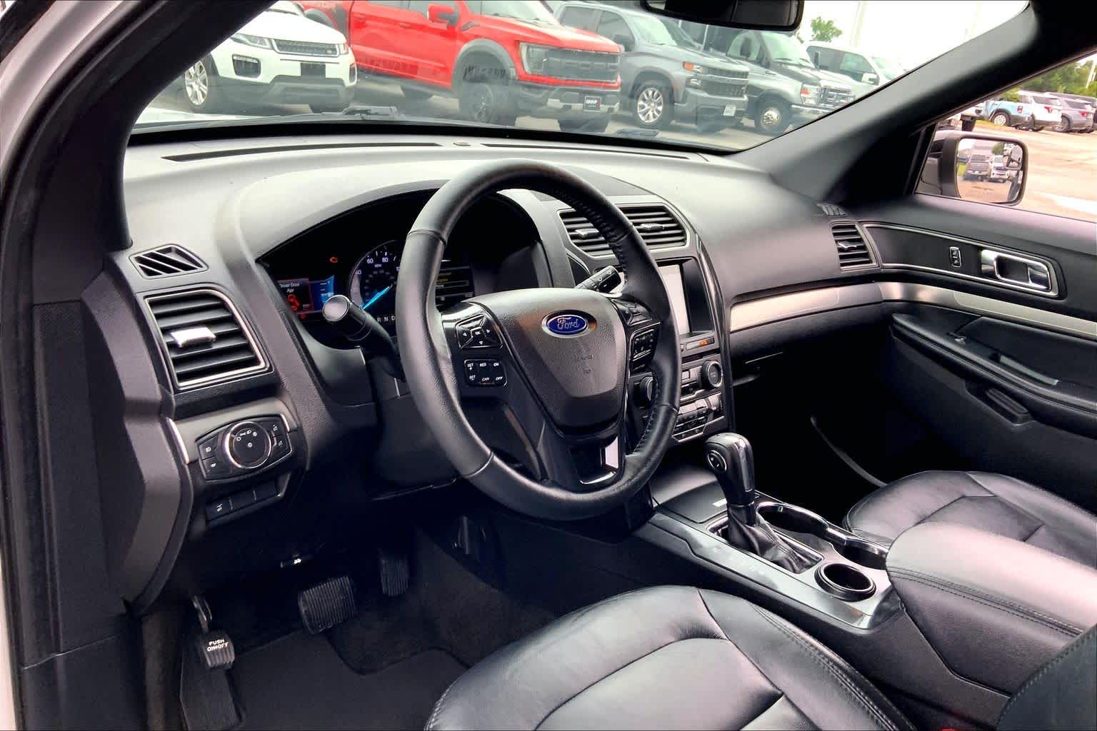 Used 2018 Ford Explorer - photo 17