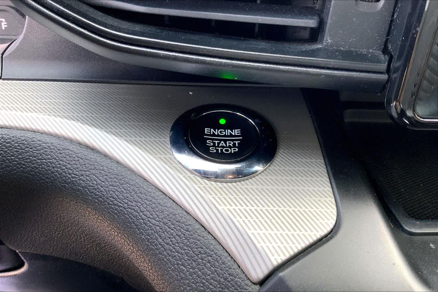 Used 2020 Ford Explorer - photo 32