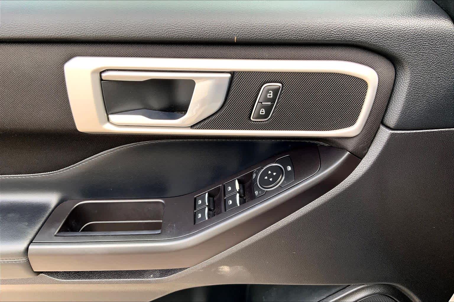 Used 2020 Ford Explorer - photo 33