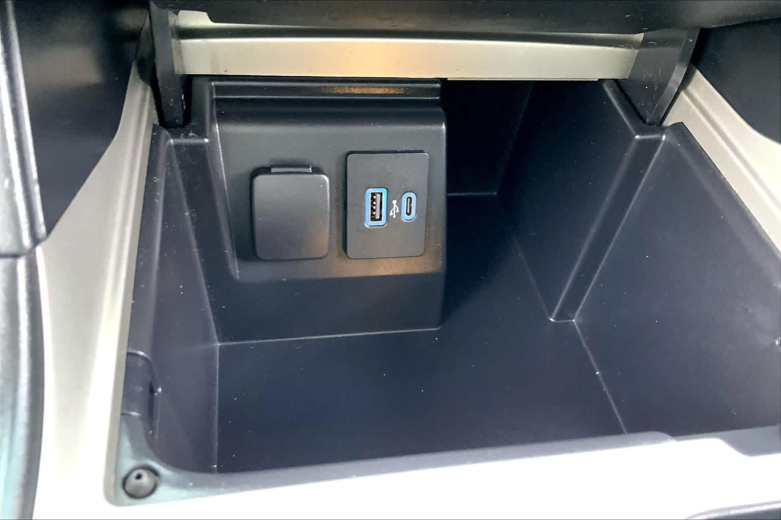 Used 2021 Ford Explorer - photo 32