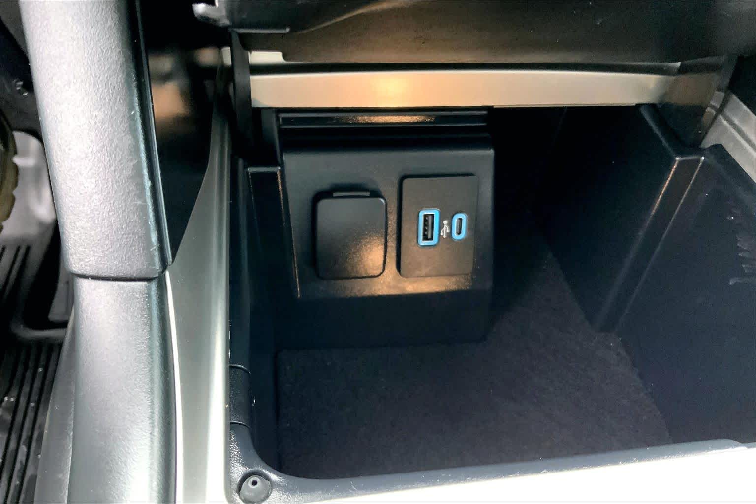 Used 2022 Ford Explorer - photo 32