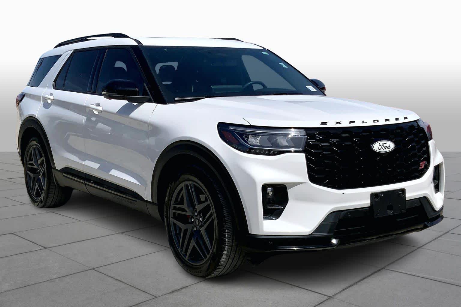 Used 2025 Ford Explorer - photo 1