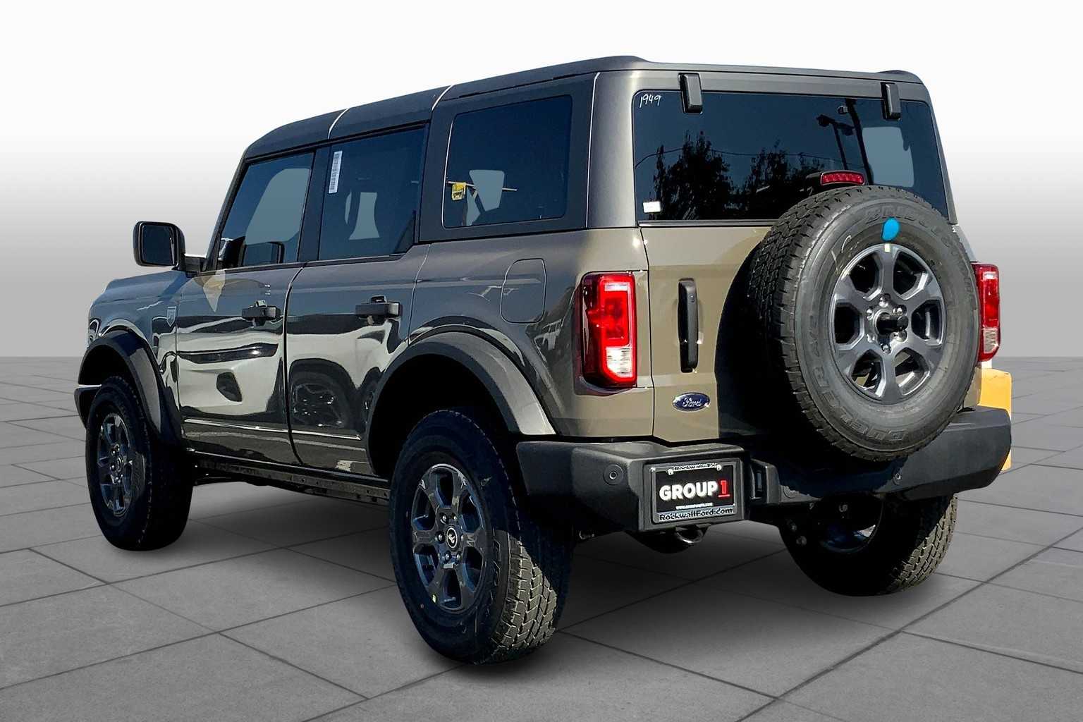 New 2025 Ford Bronco - photo 2