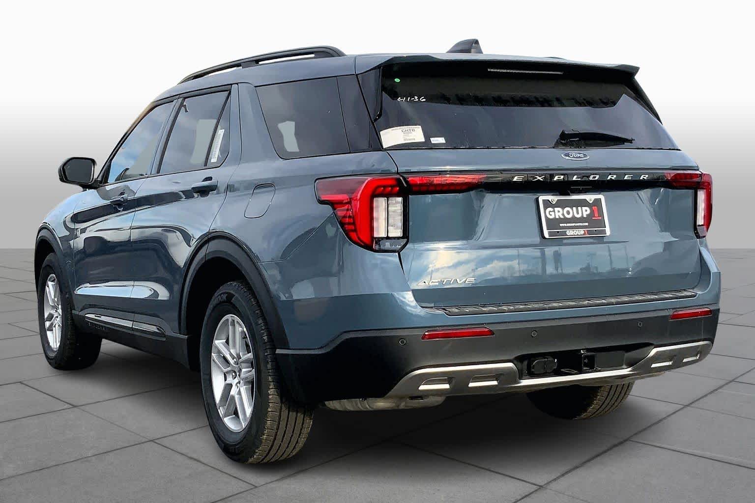 New 2026 Ford Explorer - photo 2
