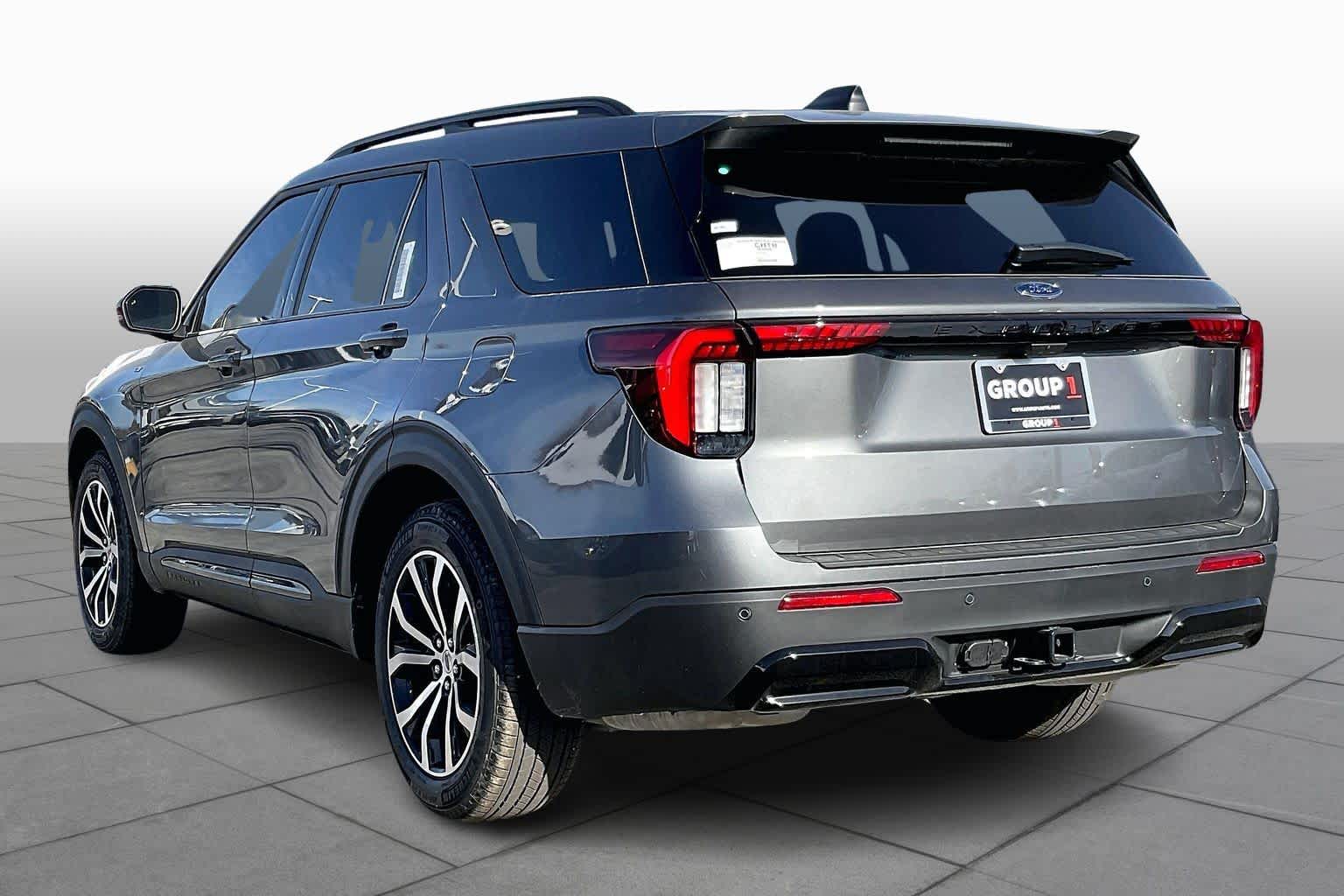 New 2026 Ford Explorer - photo 2