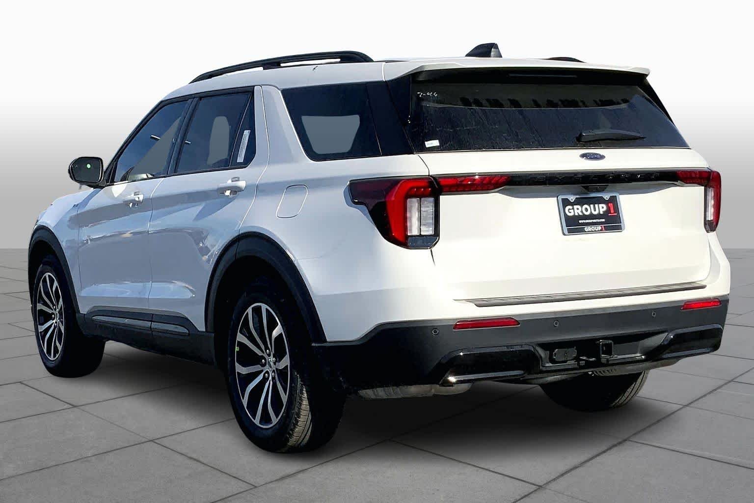 New 2026 Ford Explorer - photo 2