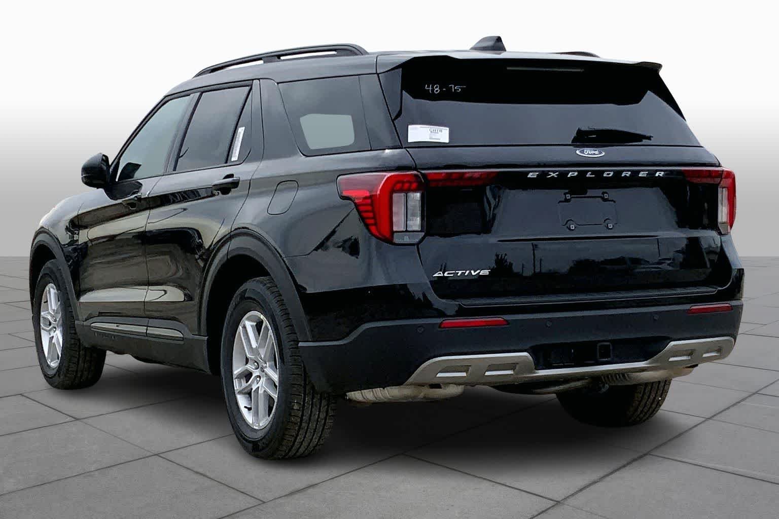 New 2026 Ford Explorer - photo 2