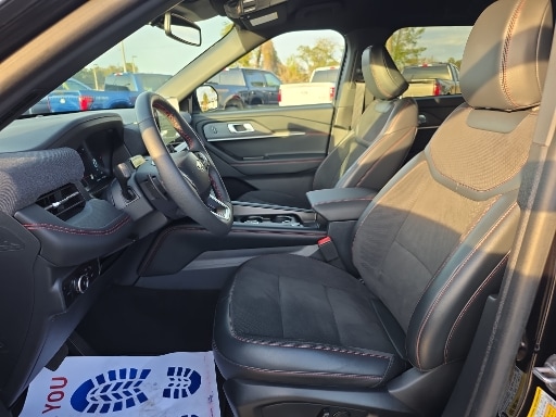 Used 2025 Ford Explorer - photo 8