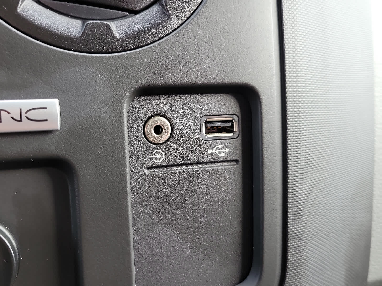 Used 2017 Ford E-350 - photo 22