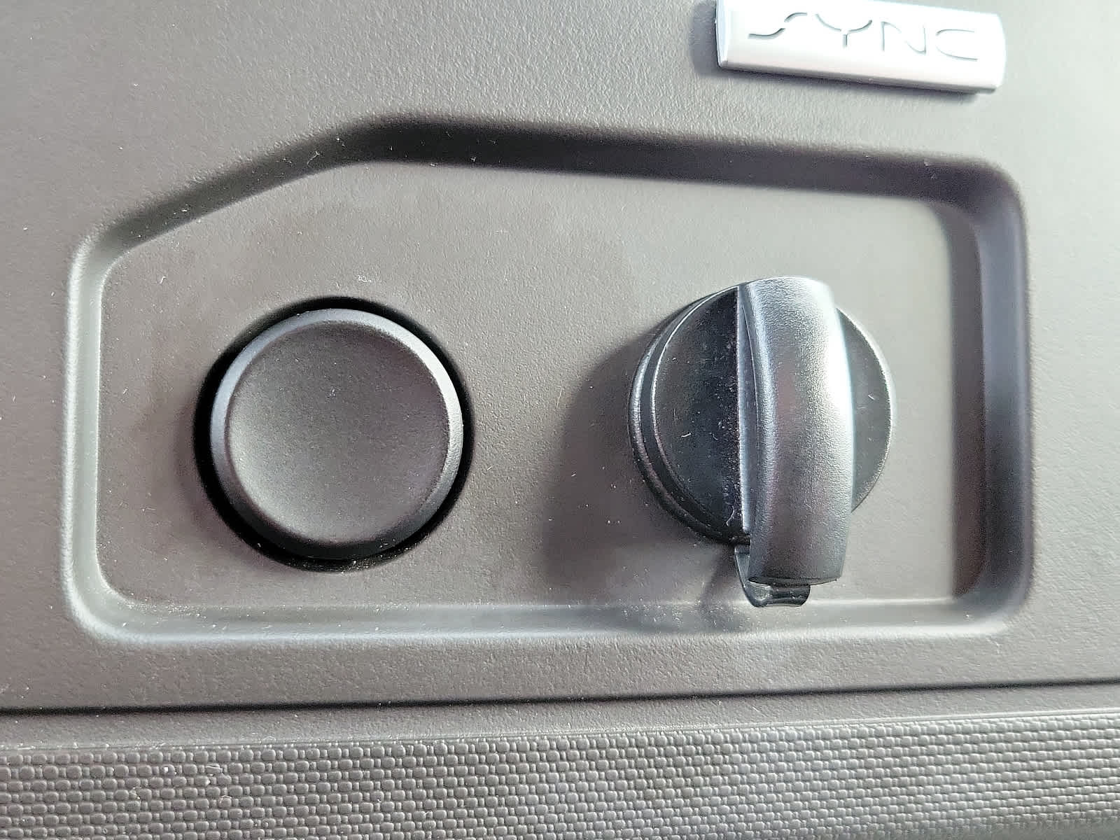 Used 2017 Ford E-350 - photo 23
