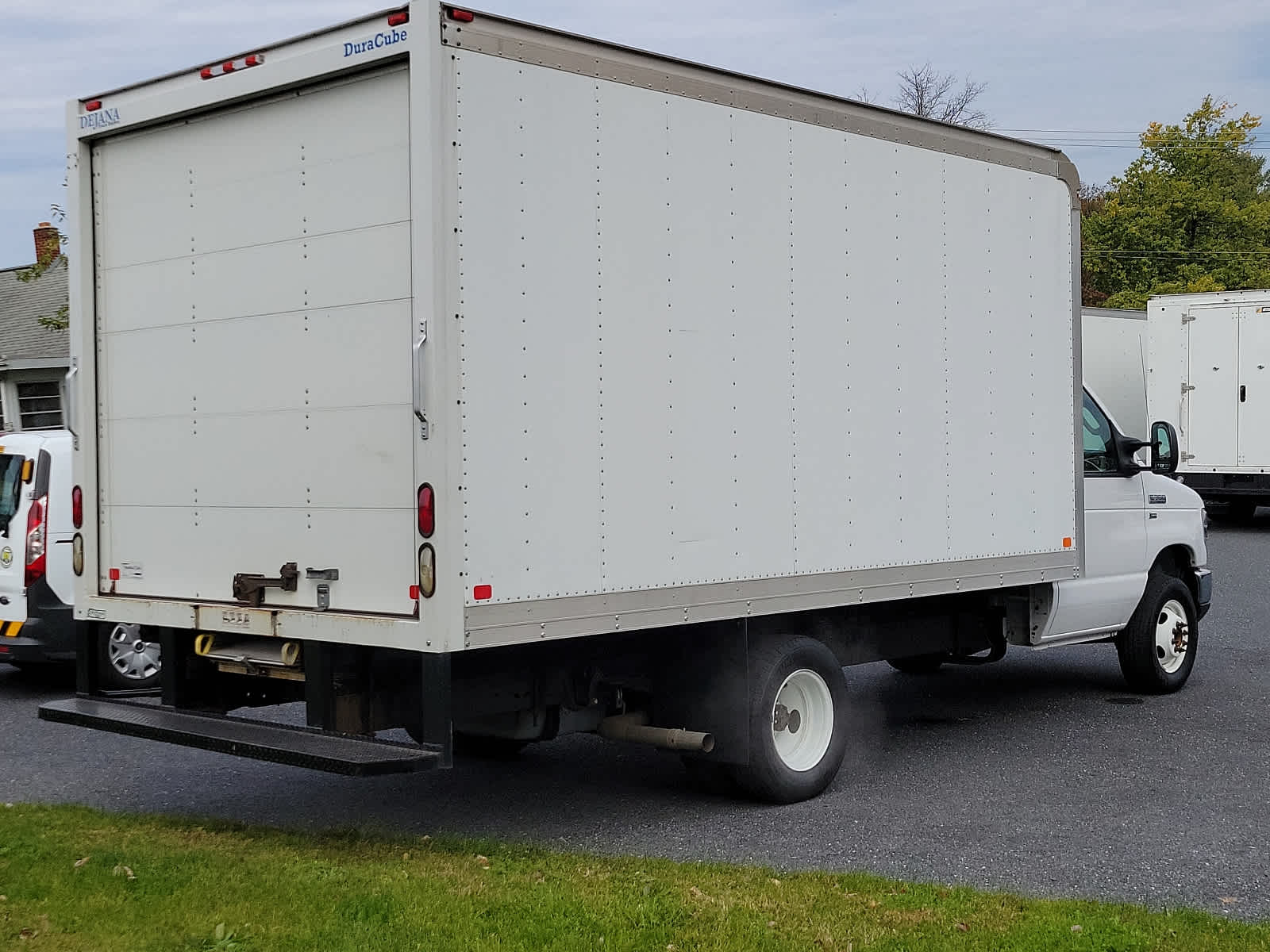 Used 2017 Ford E-350 - photo 7