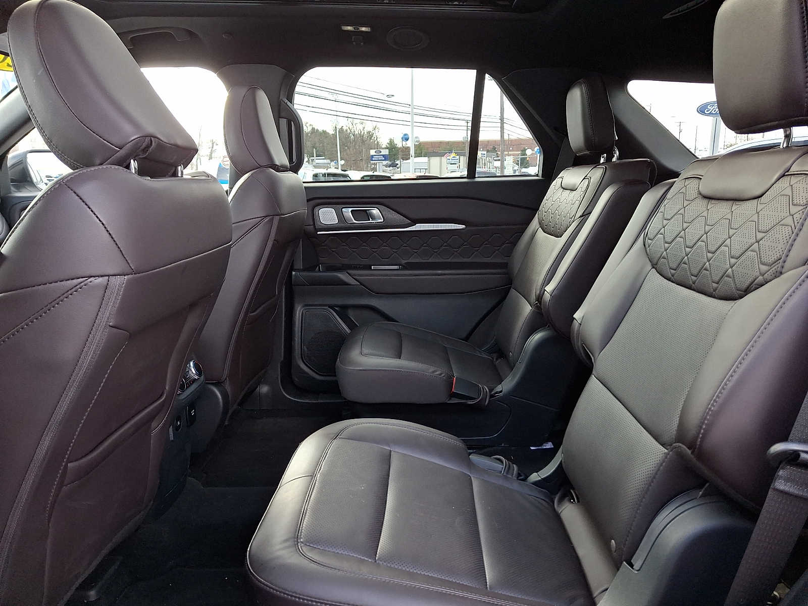 Used 2025 Ford Explorer - photo 12