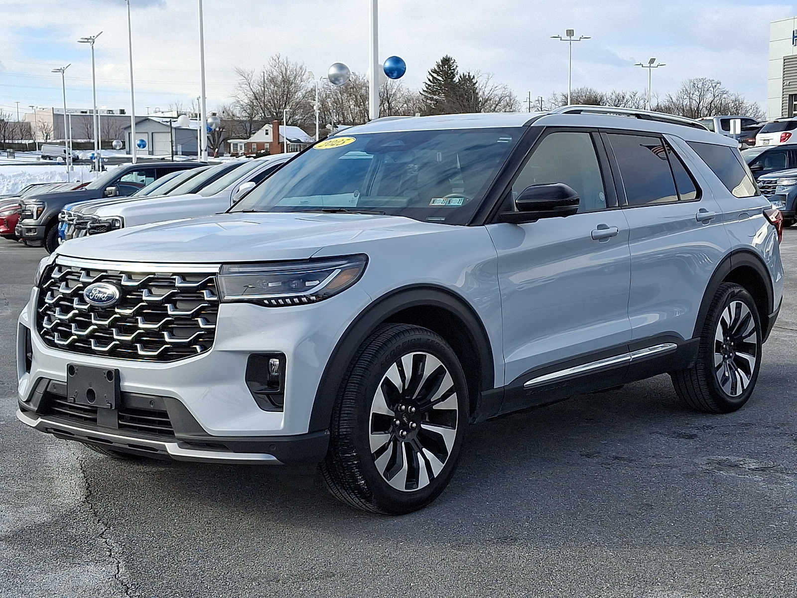 Used 2025 Ford Explorer - photo 5