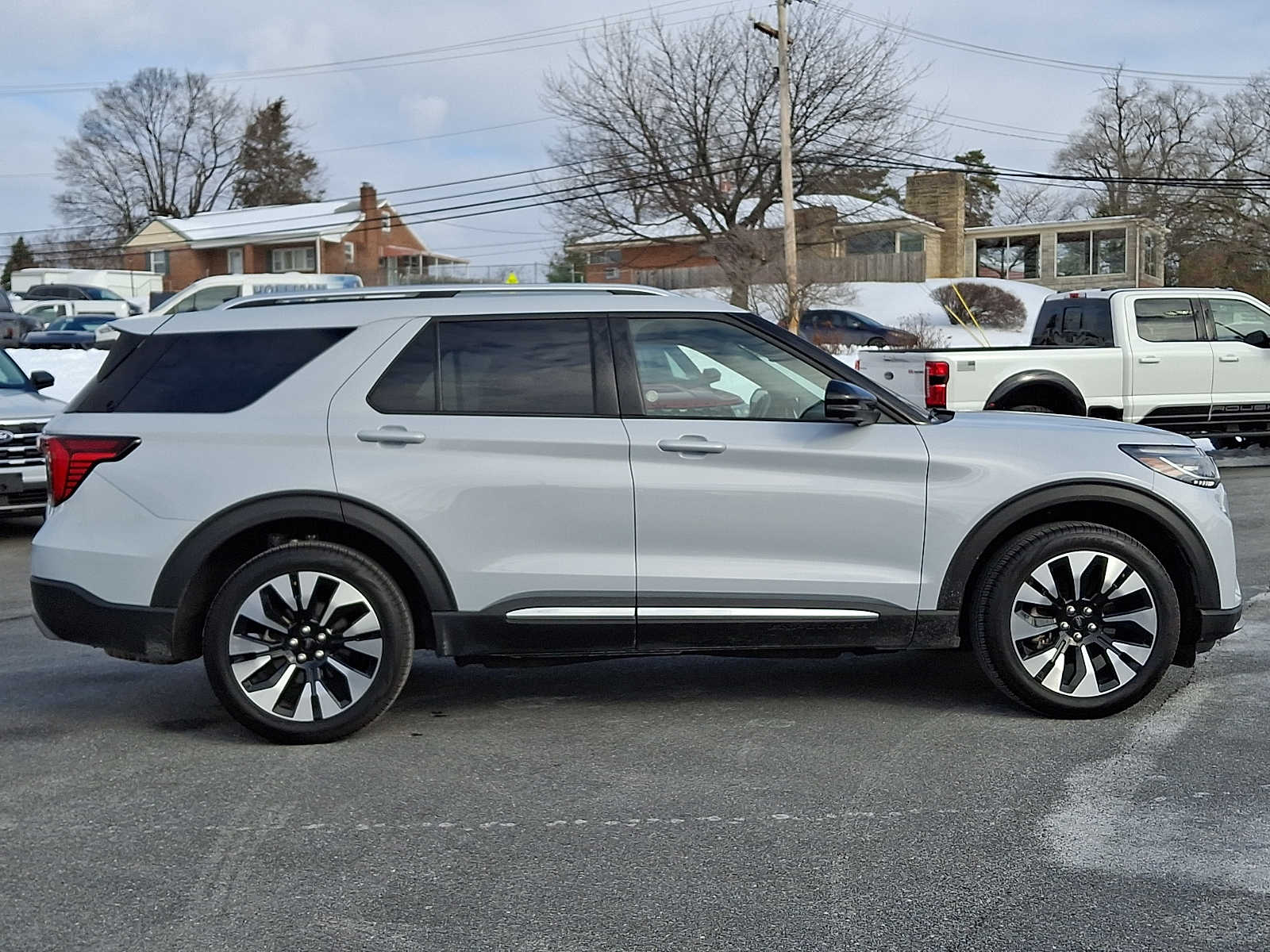 Used 2025 Ford Explorer - photo 9