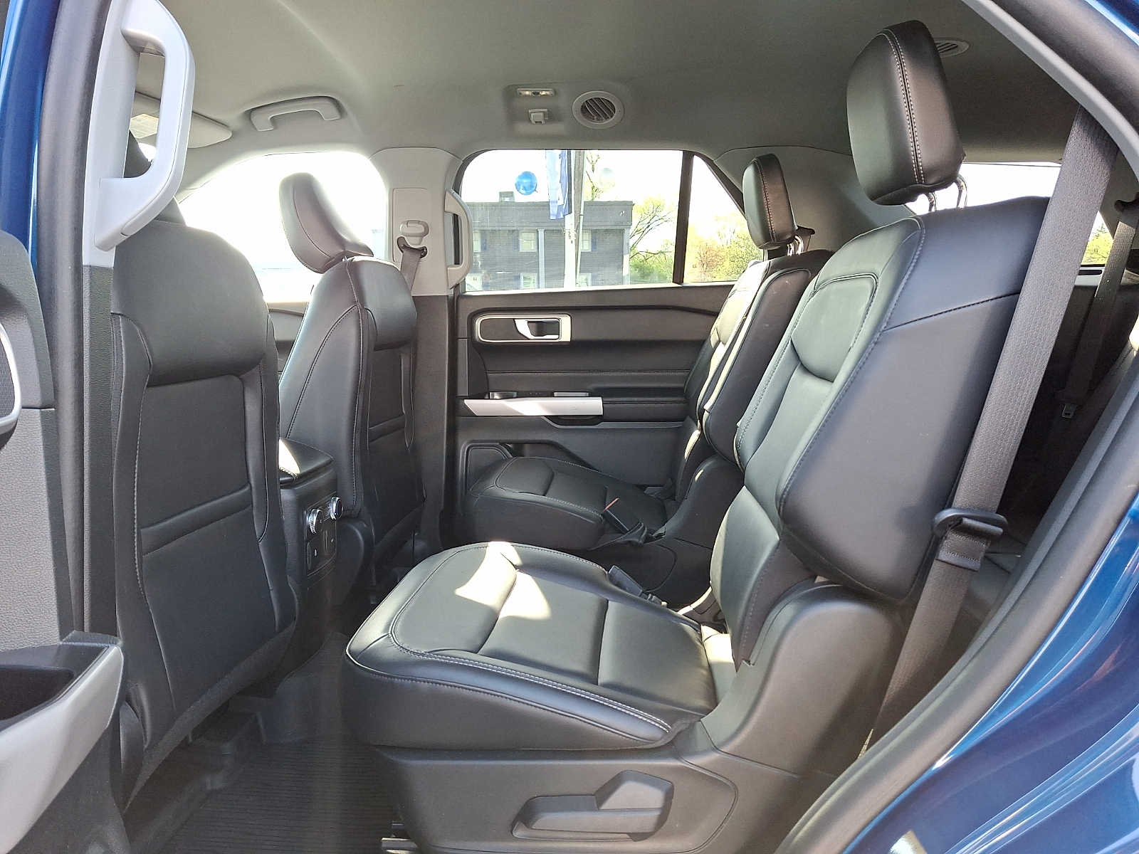 Used 2022 Ford Explorer - photo 12