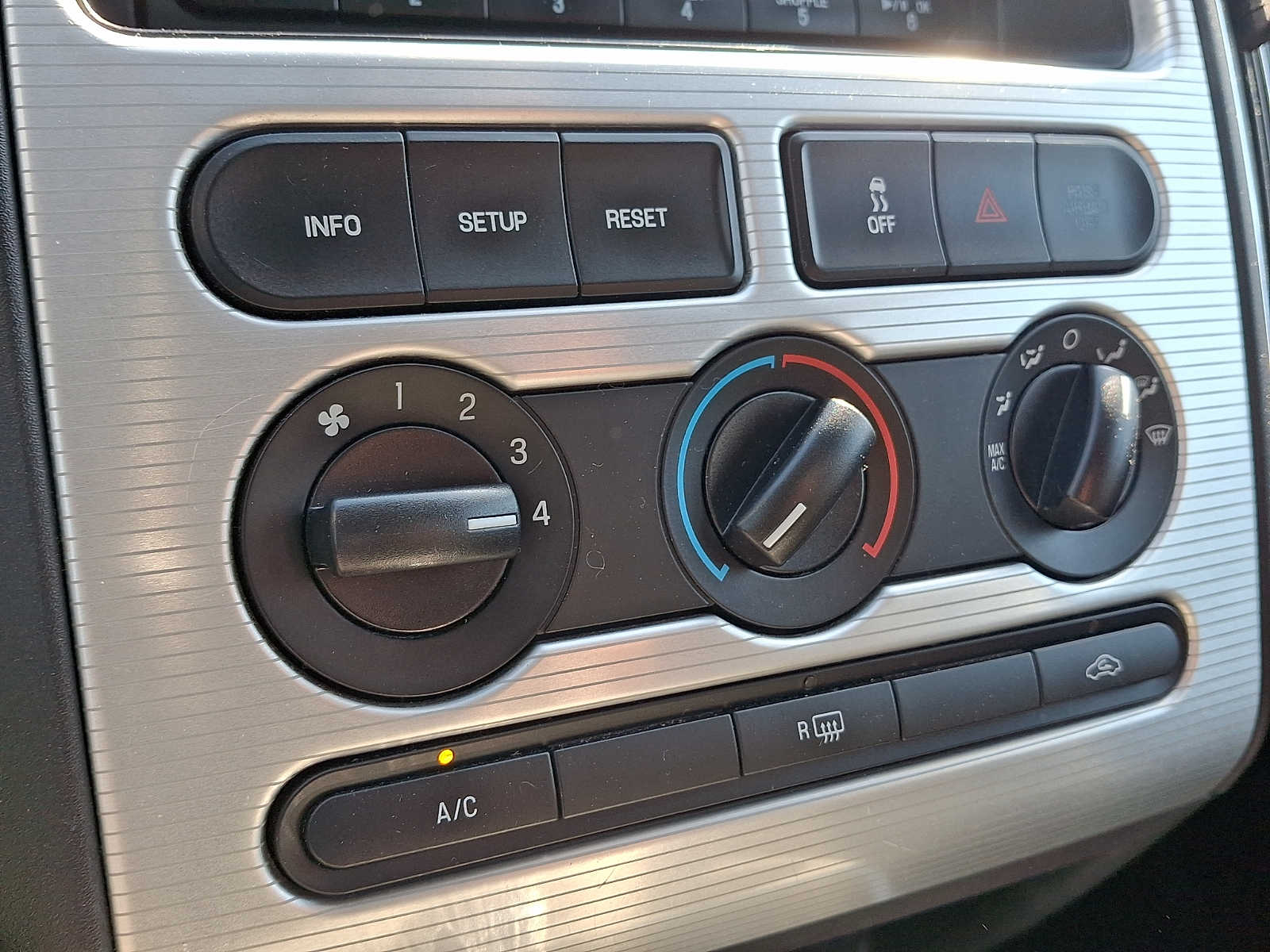 Used 2010 Ford Edge - photo 17
