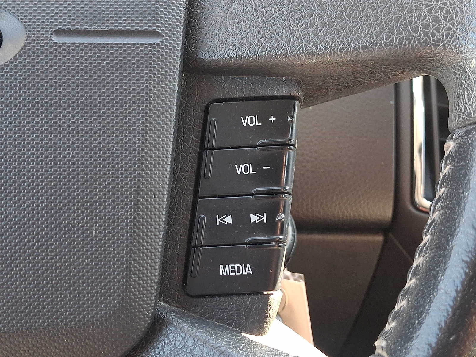 Used 2010 Ford Edge - photo 22