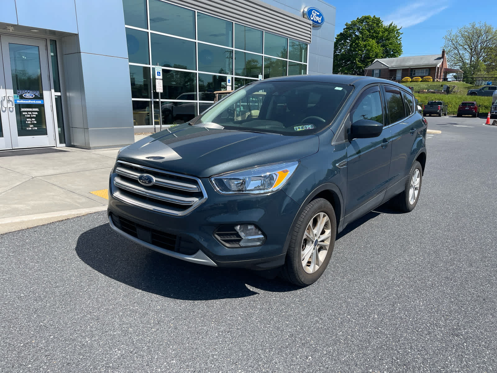 Used 2019 Ford Escape - photo 2