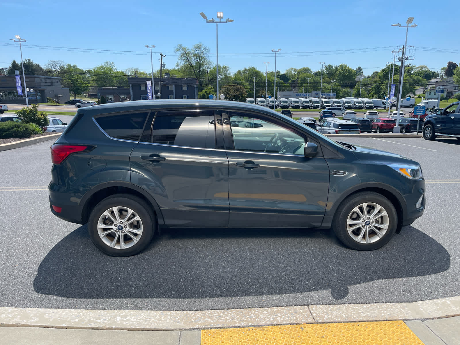 Used 2019 Ford Escape - photo 8
