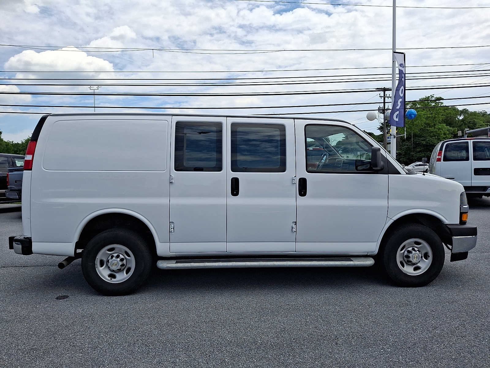 Used 2024 Chevrolet Express 2500 - photo 2