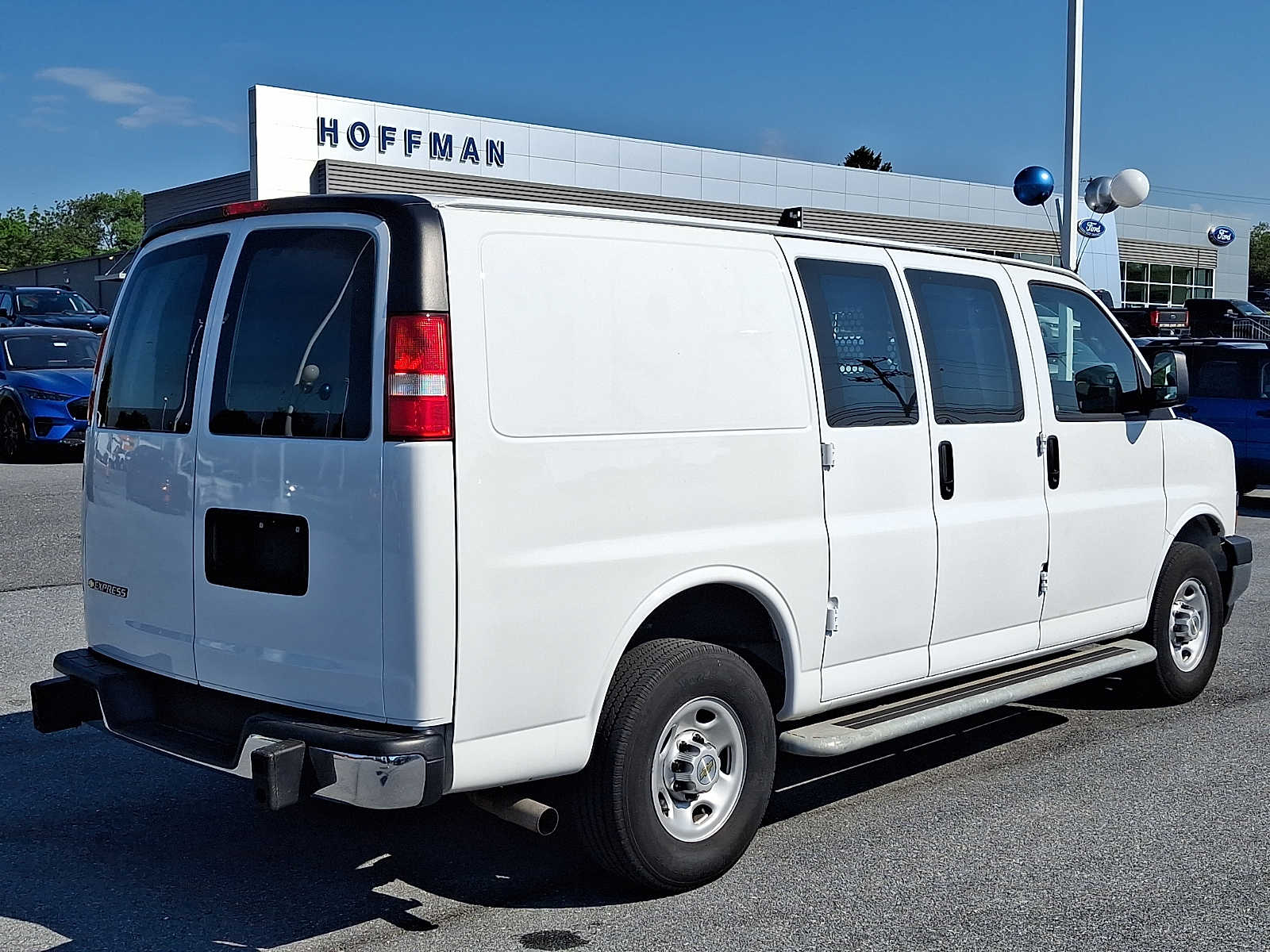 Used 2024 Chevrolet Express 2500 - photo 8