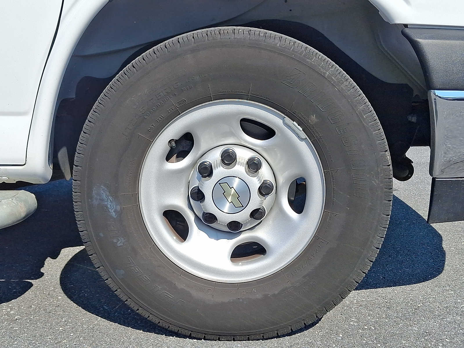 Used 2024 Chevrolet Express 2500 - photo 10