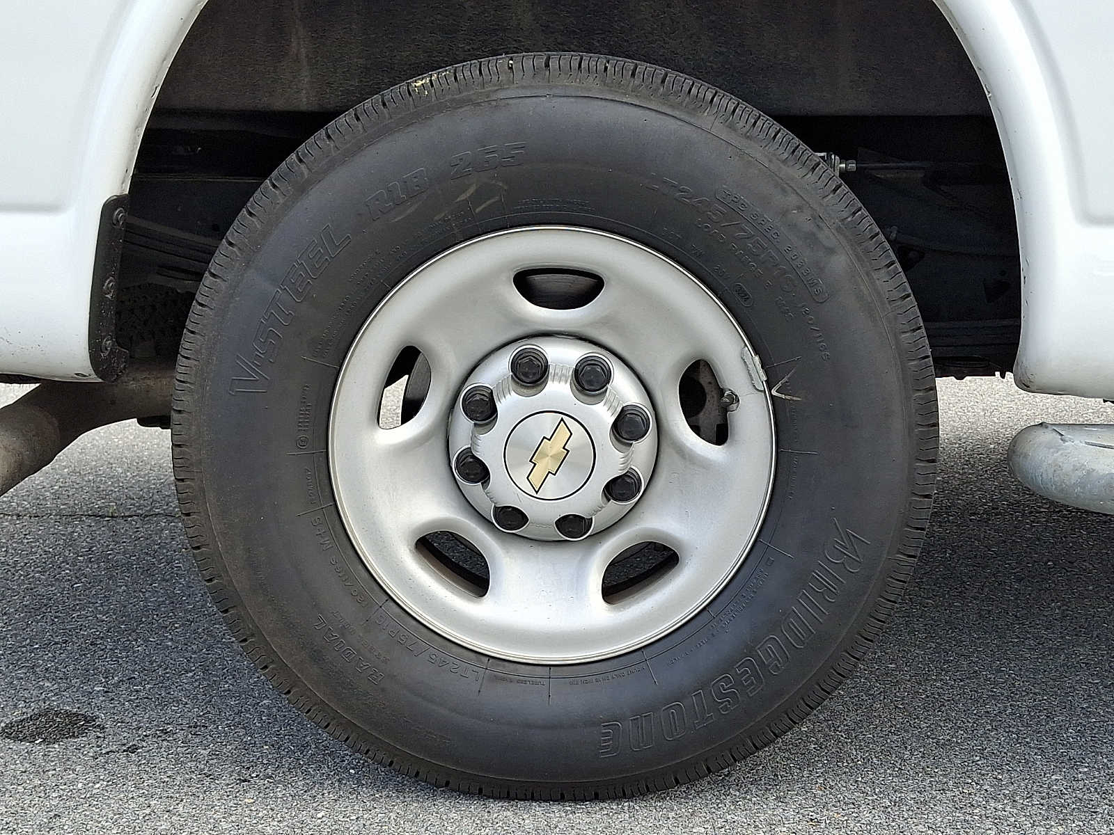 Used 2024 Chevrolet Express 2500 - photo 11
