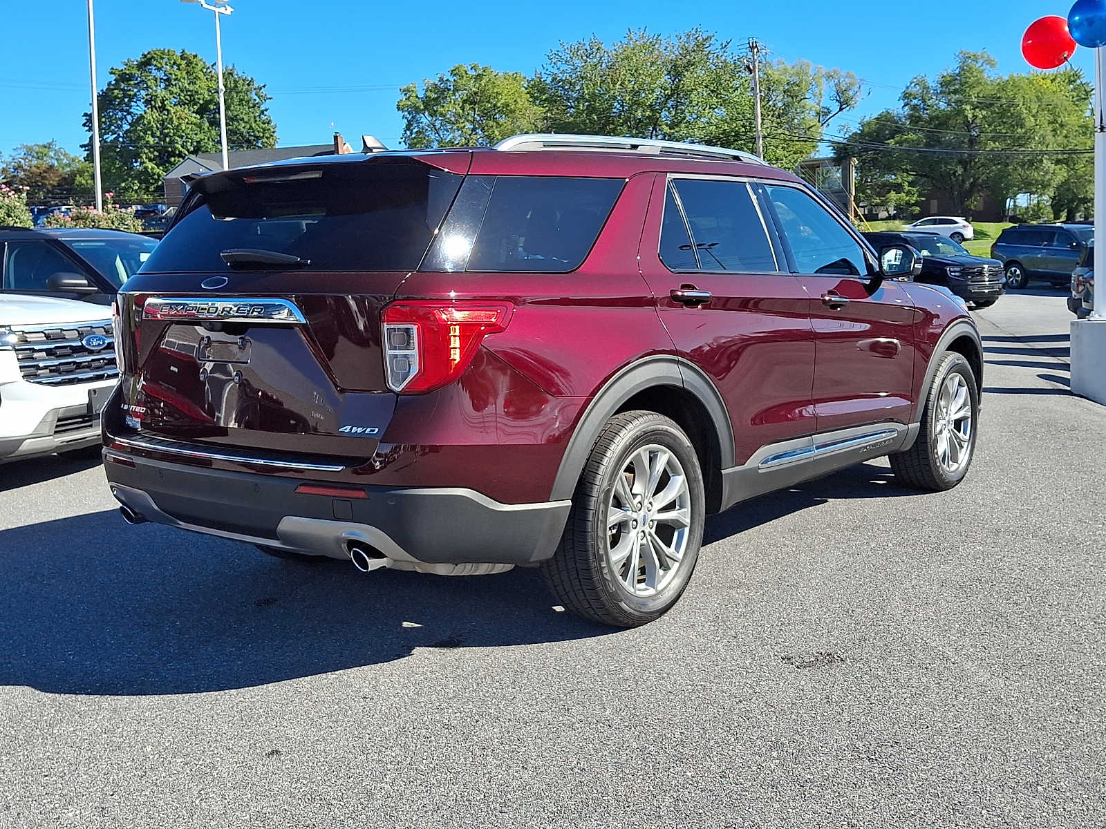 Used 2022 Ford Explorer - photo 2