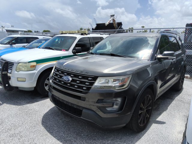 Used 2017 Ford Explorer - photo 2