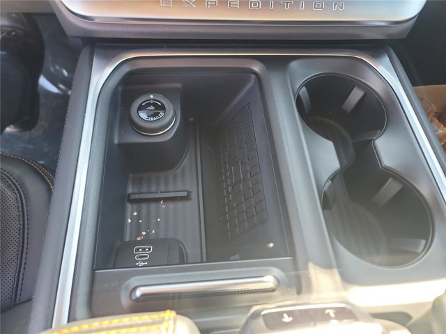 New 2025 Ford Expedition - photo 24