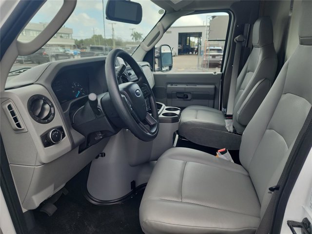 New 2026 Ford E-350 - photo 17