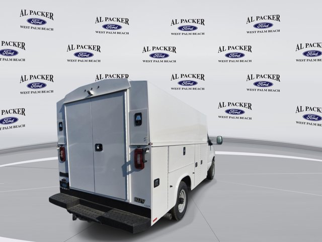 New 2026 Ford E-350 - photo 7