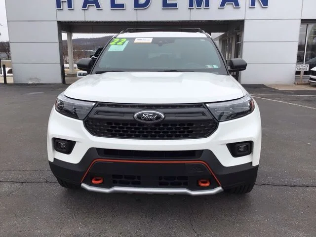 Used 2022 Ford Explorer - photo 2