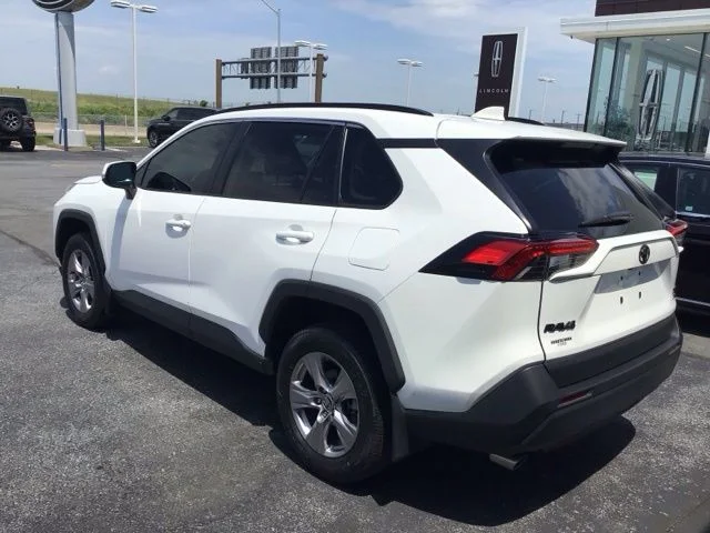 Used 2025 Toyota RAV4 - photo 5