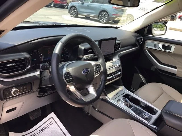 Used 2023 Ford Explorer - photo 10