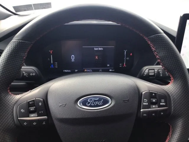 Used 2023 Ford Escape - photo 13
