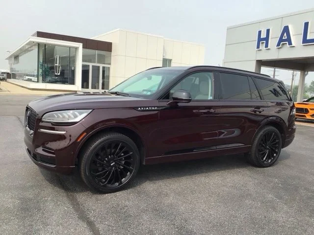 Used 2024 Lincoln Aviator - photo 1