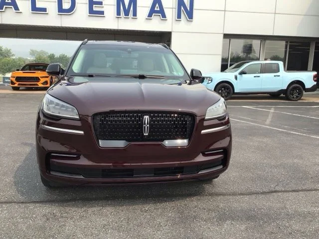 Used 2024 Lincoln Aviator - photo 2