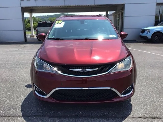 Used 2019 Chrysler Pacifica - photo 2