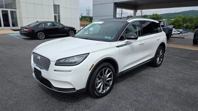 Used 2022 Lincoln Corsair - photo 2