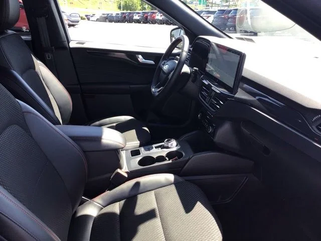 Used 2025 Ford Escape - photo 12