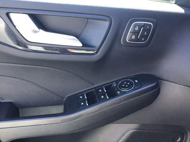 Used 2025 Ford Escape - photo 20