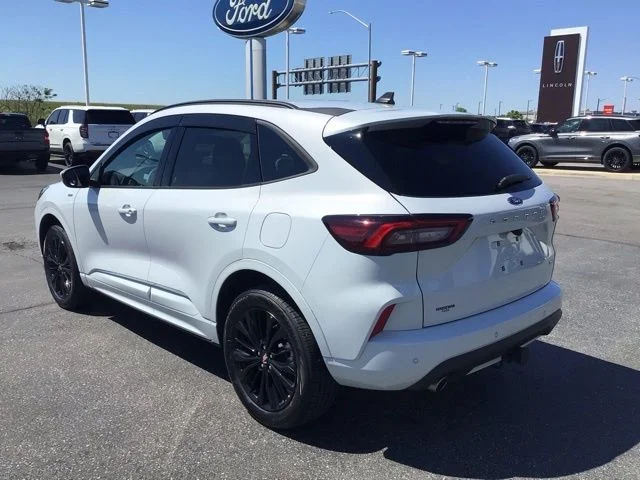 Used 2025 Ford Escape - photo 6