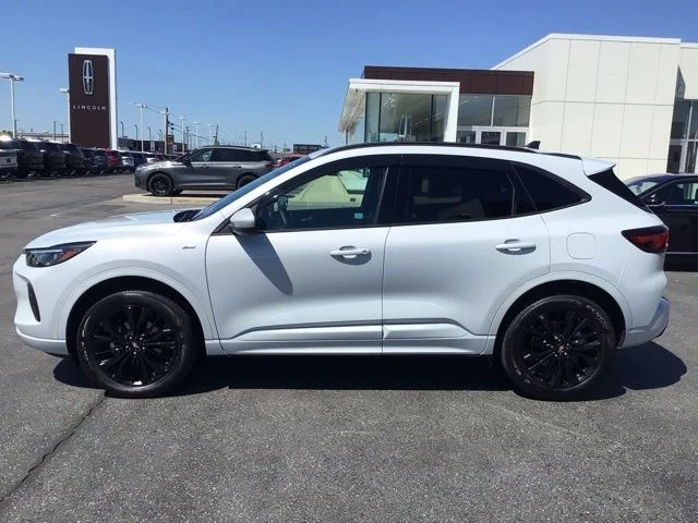 Used 2025 Ford Escape - photo 7